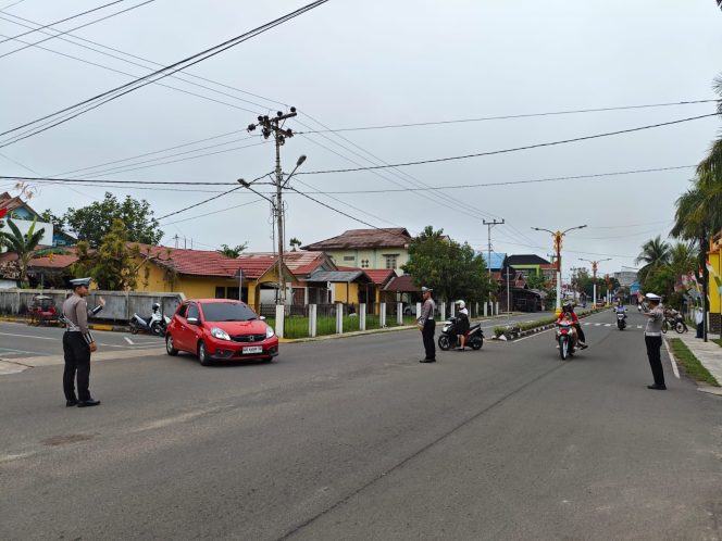 
					Satlantas Polres Barsel Gatur Lalin Pagi Hari Wujudkan Kamseltibcarlantas Pengguna Jalan di Pagi Hari