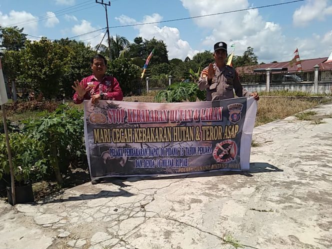 
					Personel Polsek GB Awai Sosialisasikan Larangan Karhutla Dengan Warga Masyarakat
