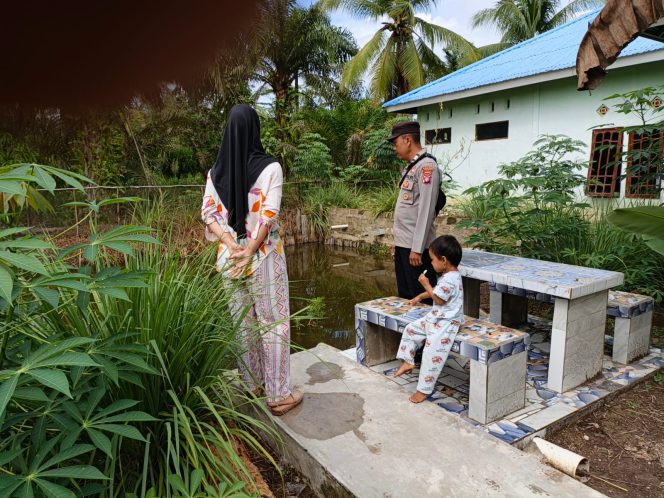 
					Giat Dukungan Terhadap Ketahanan Pangan Personil Polsek Kapuas Murung Pemanfaatan Lahan Pekarangan Mandiri