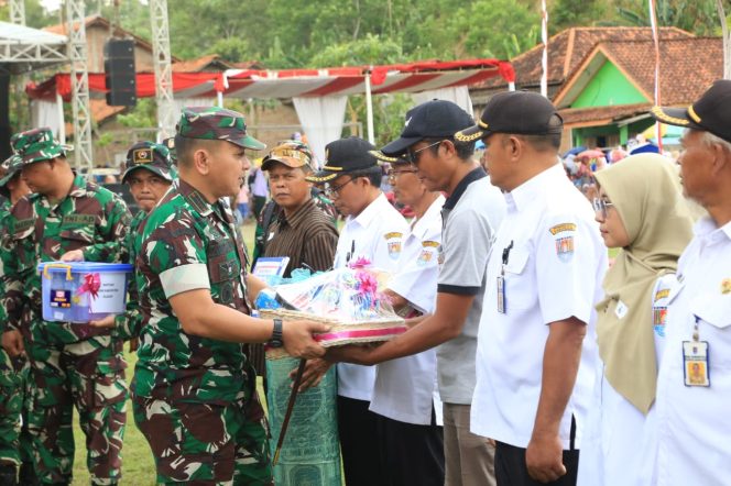 
					Semangat Gotong Royong di Cilacap: TMMD Sengkuyung Tahap IV Resmi Dibuka, Wujudkan Asa Pembangunan di Gunungtelu