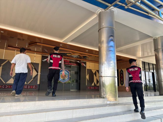 
					Patroli Siang, Sat Samapta Polres Murung Raya Pastikan Kantor DPRD Aman dan Kondusif