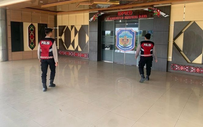 
					Patroli Rutin, Satsamapta Polres Murung Raya Pastikan Kantor DPRD Aman