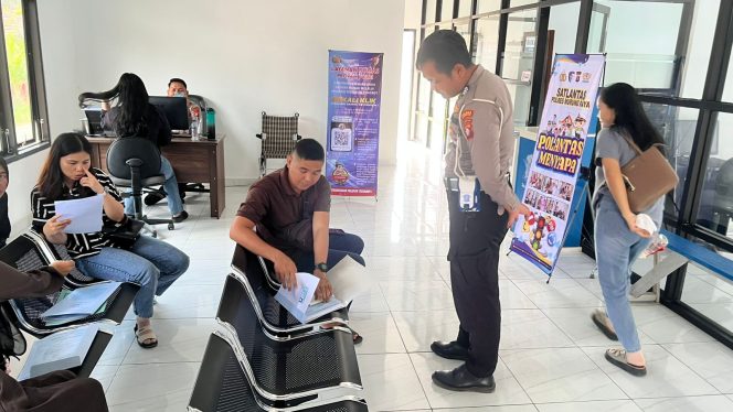 
					Program “Polantas Menyapa”, Wadah Edukasi dan Layanan SIM Polres Murung Raya Bebas Calo
