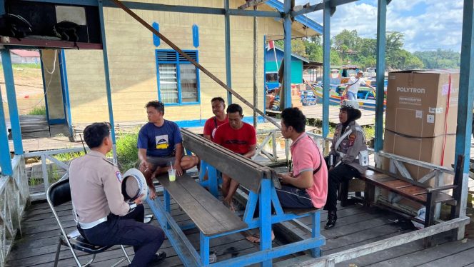 
					Sambangi Pelabuhan Puruk Cahu, Satlantas Polres Murung Raya Ajak Warga Tertib Berlalulintas Lewat Program “Polantas Menyapa”