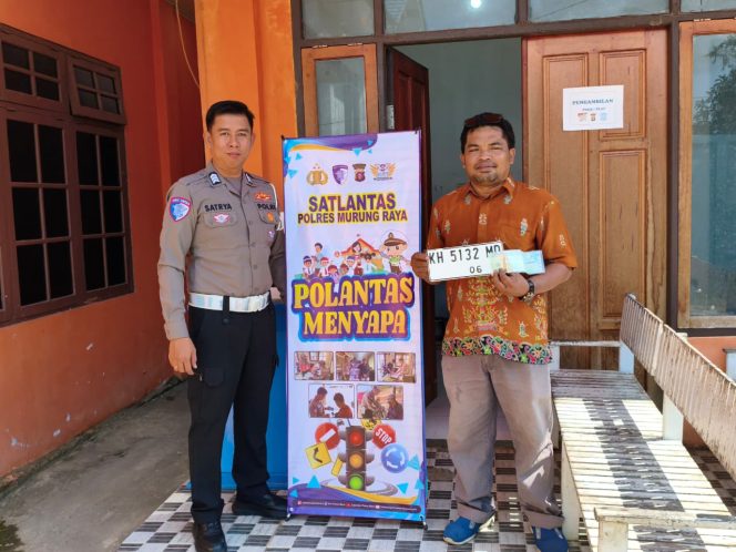 
					Polantas Menyapa, Satlantas Polres Murung Raya Layani Masyarakat Dengan Humanis