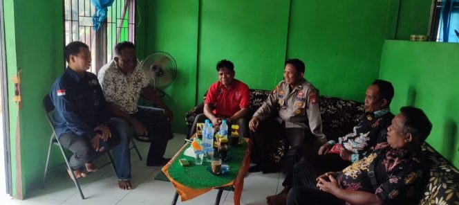 
					Dengarkan Curhatan Masyarakat Personel Polsek Mantangai Gelar Kegiatan Minggu Kasih