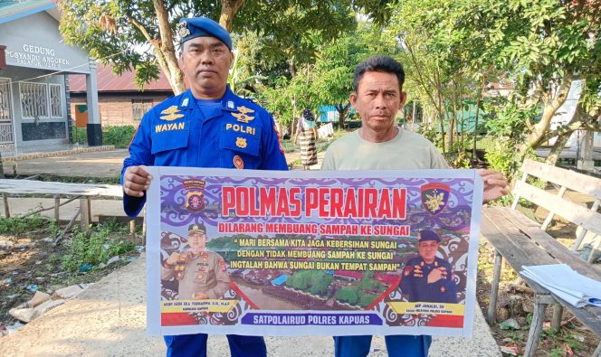 
					Tingkatkan Kesadaran Kebersihan Lingkungan, Satpolairud Imbau Masyarakat Pesisir Untuk Tidak Membuang Sampah Ke Sungai