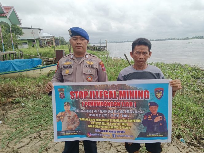 
					Satpolairud Polres Kapuas Laksanakan Patroli Perairan, Beri Imbauan Stop Penambangan Liar Di DAS Kapuas
