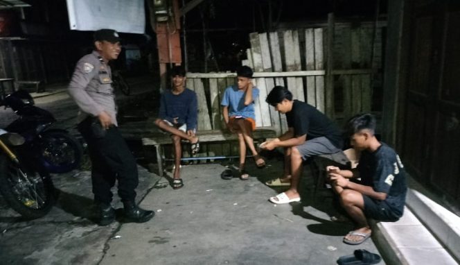 
					Antisipasi Kejahatan,Polsek Mantangai Laksanakan Patroli Malam Hari.
