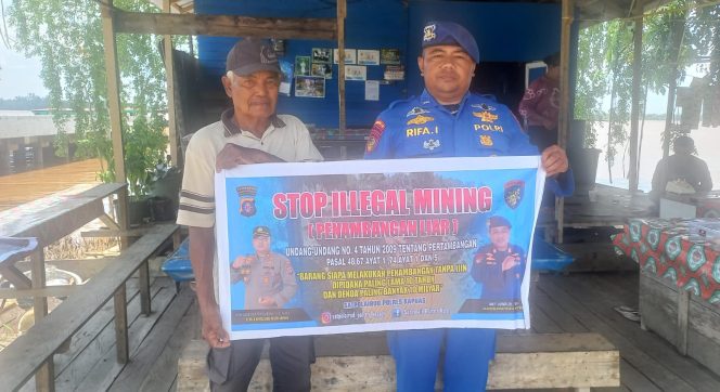 
					Satpolairud Polres Kapuas Laksanakan Patroli Perairan, Beri Imbauan Stop Penambangan Liar Di DAS Kapuas