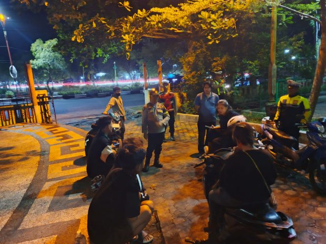 
					Patroli Malam Personel Polres Kapuas Jaga Kamtibmas Tetap Aman dan Kondusif