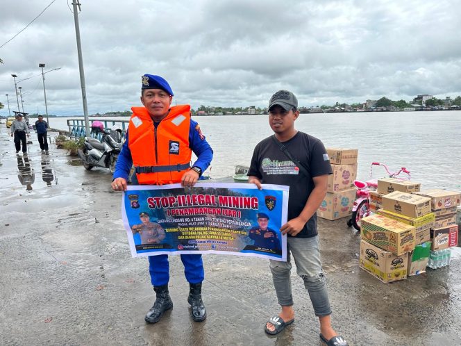 
					Satpolairud Polres Kapuas Laksanakan Patroli Perairan, Beri Imbauan Stop Penambangan Liar Di DAS Kapuas