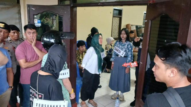 
					Kasus Pengeroyokan di Cikalong Wetan, Polisi Gelar Rekonstruksi