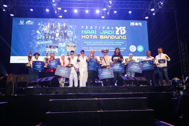 
					DSDABM dan Kecamatan Lengkong Juara Mobil Hias Sumirat Bandung Citylight Carnival