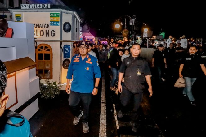
					Malam Bandung Bertabur Cahaya, 62 Kendaraan Hias Terangi Kota dalam Sumirat Bandung Citylight Festival 2025