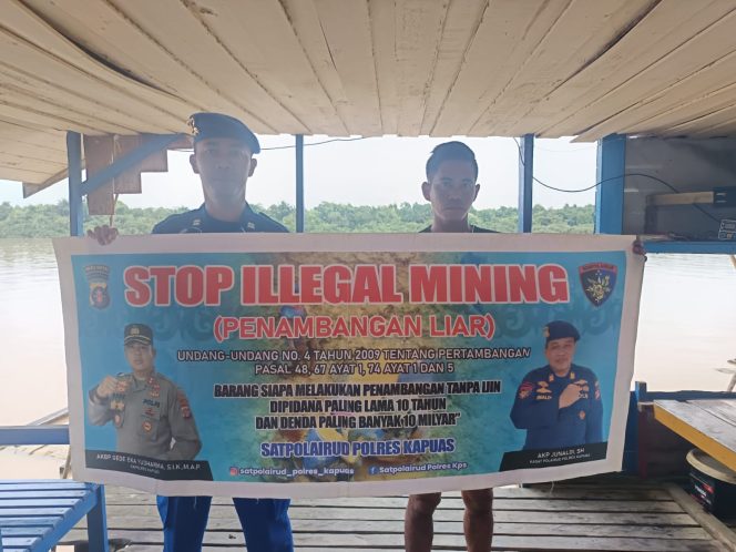 Satpolairud Polres Kapuas Laksanakan Patroli Perairan, Beri Imbauan Stop Penambangan Liar Di DAS Kapuas