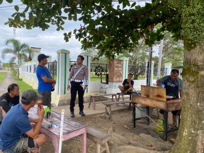 
					Program Polantas Menyapa, Satlantas Polres Murung Raya Edukasi Tertib Beralu Lintas Kepada Masyarakat Di Jl. Jenderal Sudirman