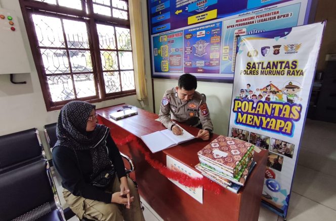
					“Polantas Menyapa”, Satlantas Polres Murung Raya Edukasi Bayar Pajak Mudah dan Cepat di Kantor Samsat