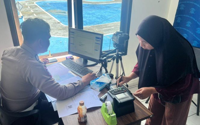 
					Melalui Polantas Menyapa Pastikan Pelayanan SIM Transparan Akuntabel Di Satpas Polres Murung Raya