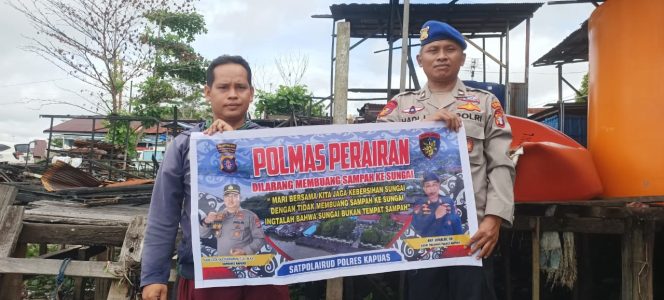 Tingkatkan Kesadaran Kebersihan Lingkungan, Satpolairud Imbau Masyarakat Pesisir Untuk Tidak Membuang Sampah Ke Sungai