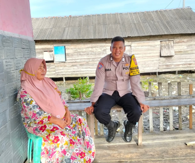 
					“Wujudkan Lingkungan Aman dan Tertib, Bhabinkamtibmas Desa Sungai Baru Ajak Warga Aktif Jaga Harkamtibmas Lewat Dialog Bersama”