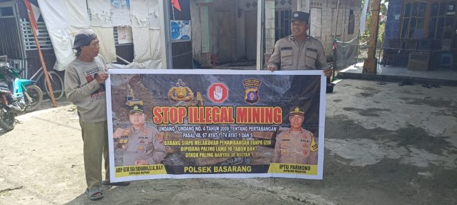 Cegah Penambangan Liar Personil Polsek Basarang Sosialisasi Stop Ilegal Mining