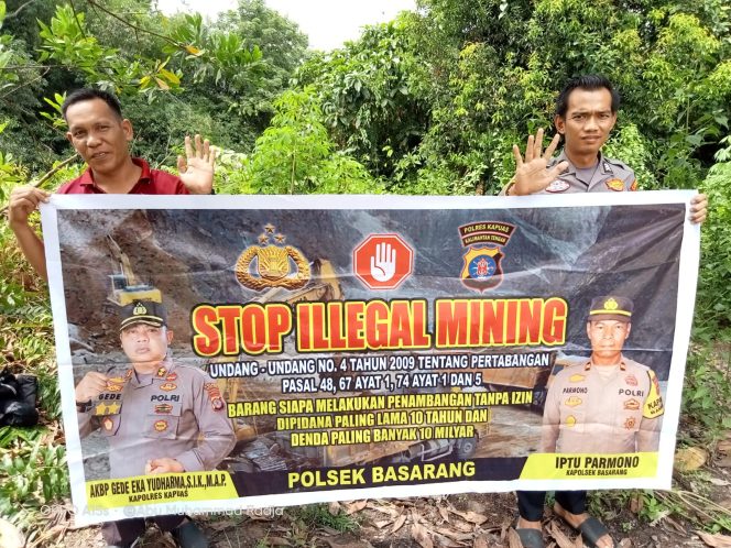 Cegah Penambangan Liar Personil Polsek Basarang Sosialisasi Stop Ilegal Mining