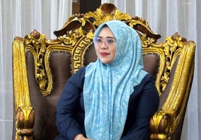 
					Dina Maulidah