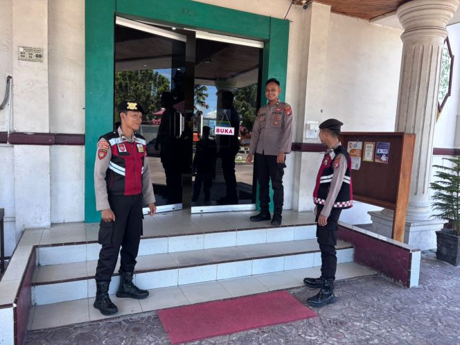 
					Sat Samapta Polres Sukamara Patroli di Bank Kalteng, Jaga Situasi Aman dan Kondusif