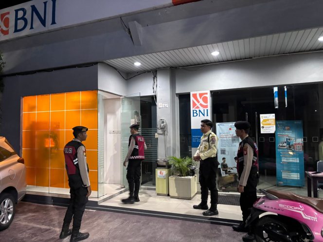 
					Polres Sukamara Antisipasi Gangguan Kamtibmas Melalui Patroli Malam di Bank BNI