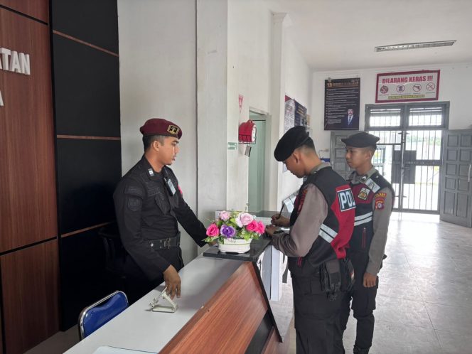 
					Jaga Keamanan Lingkungan, Sat Samapta Laksanakan Patroli di Lapas Kelas III Sukamara