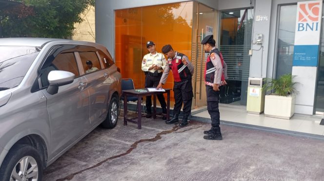 
					Samapta Polres Sukamara Intensifkan Patroli Siang Hari di Bank BNI Sukamara