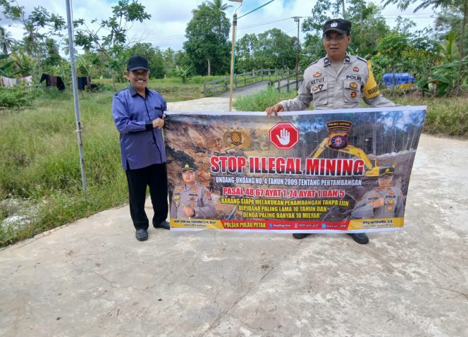
					PERSONEL POLSEK PULAU PETAK LAKSANAKAN SOSIALISASI ILEGAL MINING KE MASYARAKAT GUNA PENCEGAHAN TAMBANG LIAR DI WILAYAH KECAMATAN PULAU PETAK