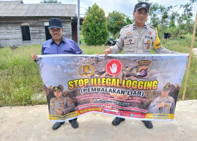 
					SOSIALISASI PENEBANGAN HUTAN SECARA LIAR (ILEGAL LOGING) OLEH PERSONIL POLSEK PULAU PETAK