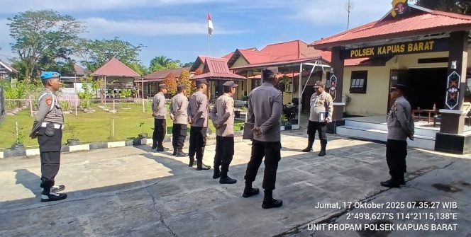 
					Pelaksanaan Apel Pagi Polsek Kapuas Barat Polres Kapuas