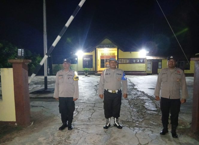 
					POLSEK PULAU PETAK LAKSANAKAN KEGIATAN SIAGA MAKO PADA MALAM HARI GUNA CIPTAKAN SITUASI AMAN
