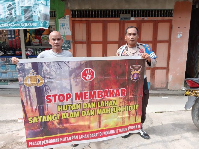 
					Polsek Tewah Rutin Patroli dan Sosialisasi Warga Cegah Karhutla