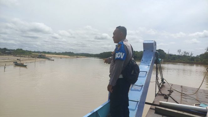 
					Siap Siaga dalam Menghadapi Bencana Banjir, Personel Polsek Sepang Rutin Pantau Perubahan Debit Sungai