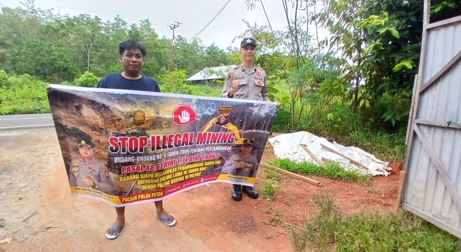 
					PERSONEL POLSEK PULAU PETAK LAKSANAKAN SOSIALISASI ILEGAL MINING KE MASYARAKAT GUNA PENCEGAHAN TAMBANG LIAR DI WILAYAH KECAMATAN PULAU PETAK