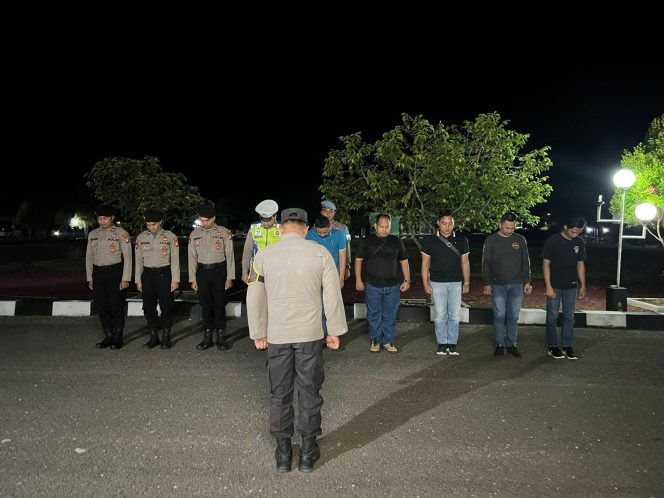 
					Siap Bertugas Malam Hari: Propam Polres Gunung Mas Jamin Anggota Disiplin dan Profesional