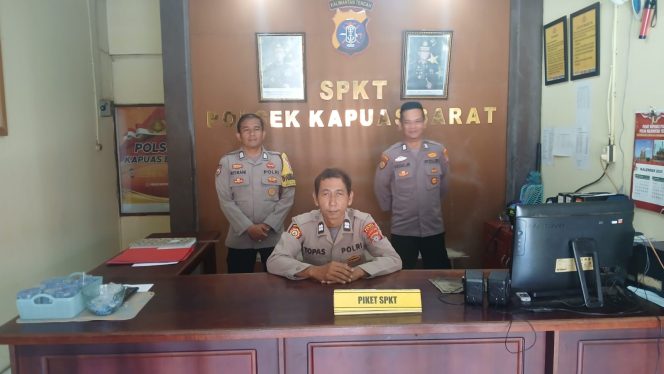 
					Guna Mencegah Terjadinya Gangguan Kamtibmas Terhadap Personil Dan Markas Komando (Mako), Personil Polsek Kapuas Barat Lakukan Siap Siaga Mako