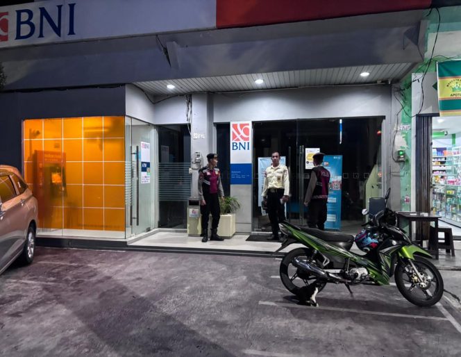 
					Personel Samapta Polres Sukamara Laksanakan Patroli Dialogis di Bank BNI Jalan Pangeran Sukarma