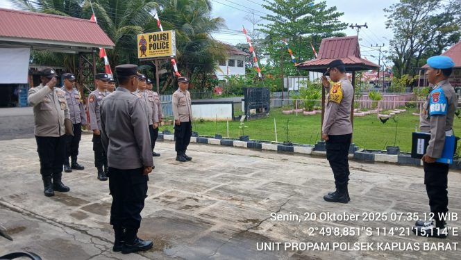 
					Pelaksanaan Apel Pagi Polsek Kapuas Barat Polres Kapuas