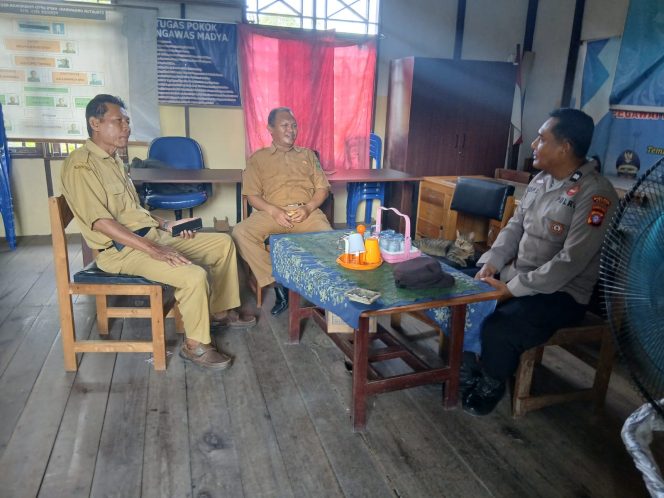 
					PERSONIL POLSEK PULAU PETAK LAKSANAKAN PATROLI DIALOGIS KE DESA-DESA WILAYAH KECAMATAN PULAU PETAK