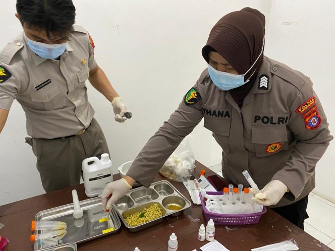 
					Sidokkes Polres Gumas Uji Menu MBG, Pastikan Bebas Formalin dan Borax