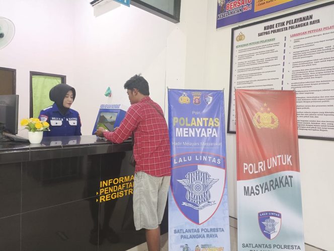 
					Polantas Menyapa, Wujud Nyata Pelayanan Humanis di Loket SIM Palangka Raya
