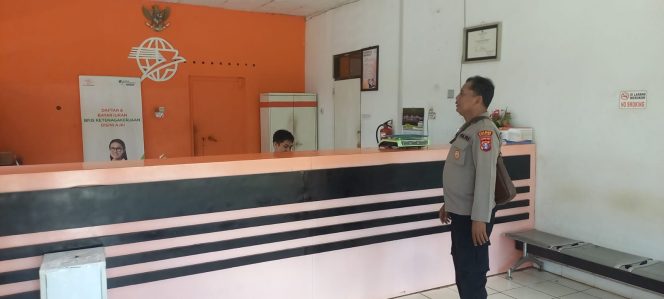 
					Personel Piket SPKT II Polsek Balai Riam Gelar Patroli Rutin Antisipasi Gangguan Kamtibmas