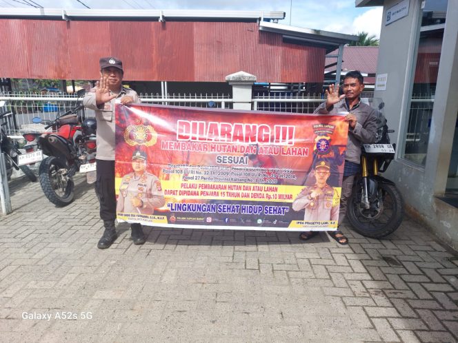 
					Polsek Kapuas Barat Memberikan Sosialisasi Antisipasi Karhutla Kepada Masyarakat