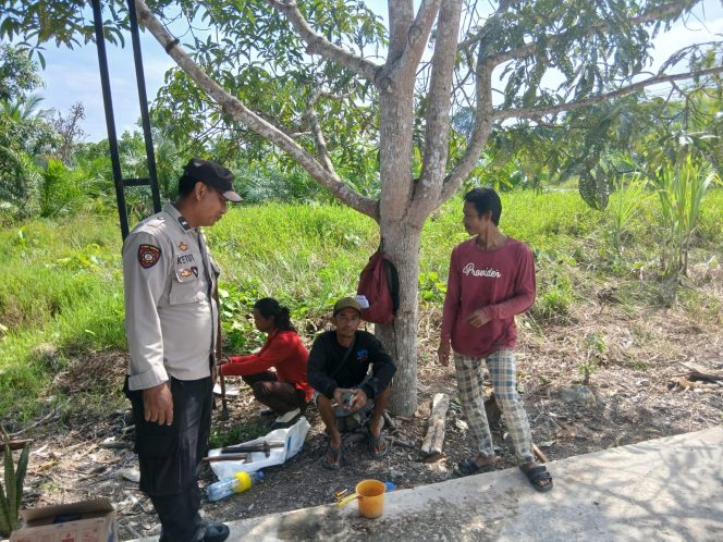 
					PERSONIL POLSEK PULAU PETAK LAKSANAKAN PATROLI DIALOGIS KE DESA-DESA WILAYAH KECAMATAN PULAU PETAK