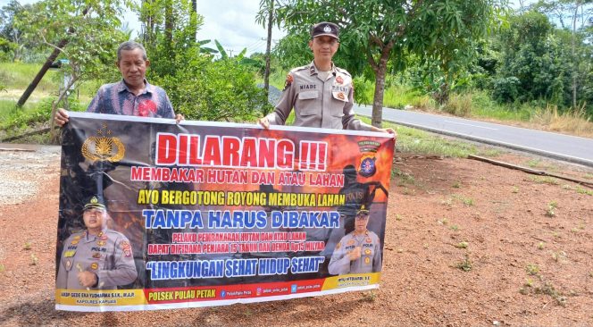 
					DALAM UPAYA PENCEGAHAN KEBARAN HUTAN DAN LAHAN, PERSONEL POLSEK PULAU PETAK SOSIALISASIKAN SANKSI PIDANA PELAKU KARHUTLA KE MASYARAKAT KECAMATAN PULAU PETAK